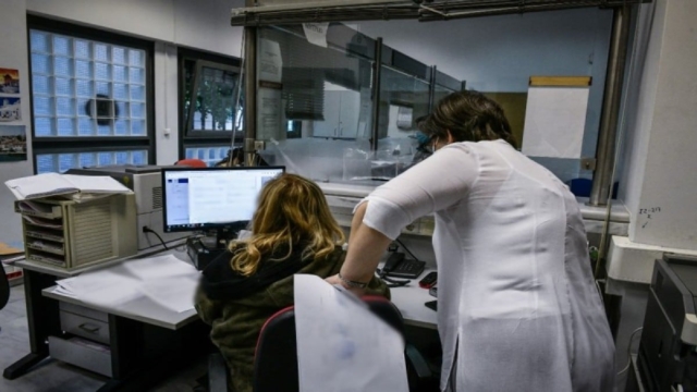 Έρχεται… δωράκι για τους Δημοσίους Υπαλλήλους: Τι ισχύει για το μπόνους παραγωγικότητας που θα λάβουν