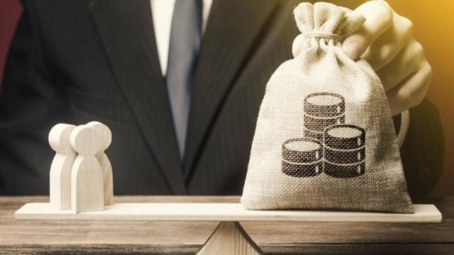 Δημόσιο: Τότε θα επανέλθει ο 13ος και 14ος μισθός – Τι υποδηλώνει η πιλοτική δίκη του Φεβρουαρίου
