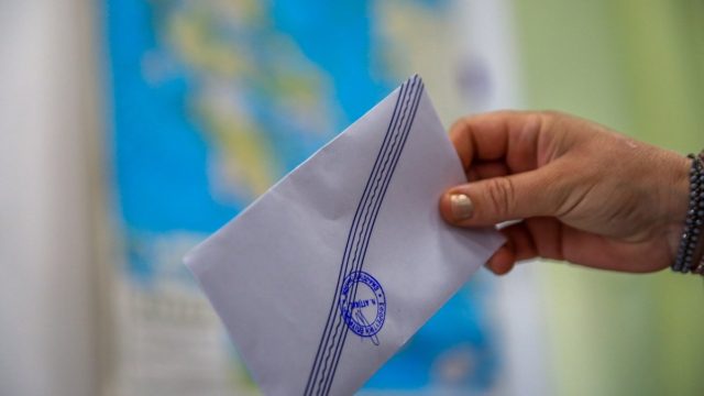 Δημοσκόπηση MARC: Αδιαφορία για τον ΠτΔ – Ξεγραμμένος ο ΣΥΡΙΖΑ – Ουσιαστική αντιπολίτευση το ΠΑΣΟΚ