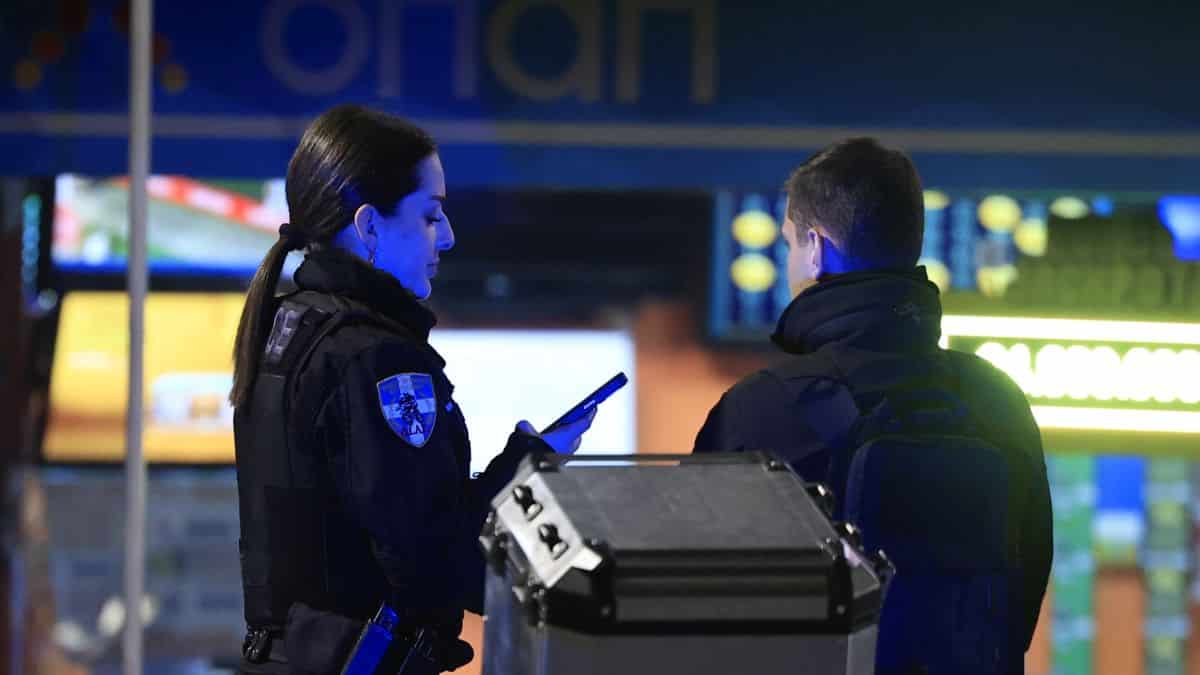 Άγρια δολοφονία στο Παλαιό Φάληρο: Πως η πελάτισσα εντόπισε νεκρό τον ιδιοκτήτη πρακτορείου – Ληστεία μετά φόνου το επικρατέστερο σενάριο