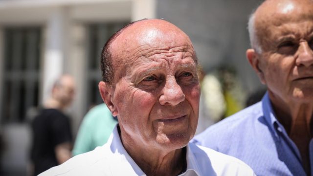 «Με αναγνώρισε και μου είπε ότι δεν αισθάνεται καλά»: Οι νεότερες εξελίξεις για την υγεία του Μίμη Δομάζου