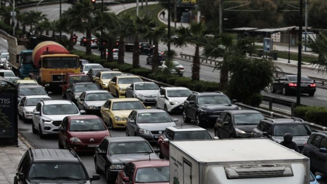 Λεωφόρος Ποσειδώνος: Κυκλοφοριακές ρυθμίσεις αύριο (11/1) λόγω έργων – Πώς θα διεξαχθεί η κυκλοφορία
