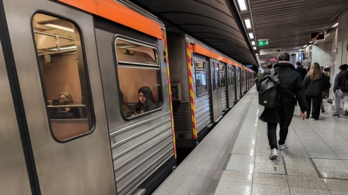 Άνθρωπος έπεσε στις ράγες του μετρό στον σταθμό “Εθνική Άμυνα” – Διακοπή κυκλοφορίας στη Γραμμή 3