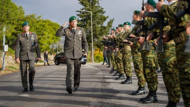 Αυτές είναι οι έκτακτες κρίσεις στις Ένοπλες Δυνάμεις: Μειώνονται οι θέσεις των ανώτατων αξιωματικών – Όλα τα ονόματα