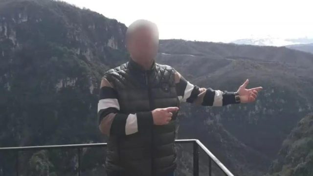 Καθηγητής στον Άλιμο: «Μίλησαν» τα τρία κινητά του – Επικοινωνίες με 11 μαθήτριες και  κάποιες «πολύ προχωρημένες»