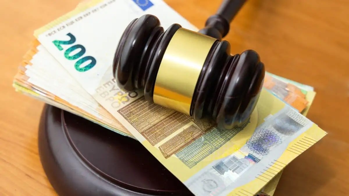 «Σκληρά» πρόστιμα από την ΑΑΔΕ: Στο επίκεντρο κέντρα και επιχειρήσεις εστίασης και διασκέδασης