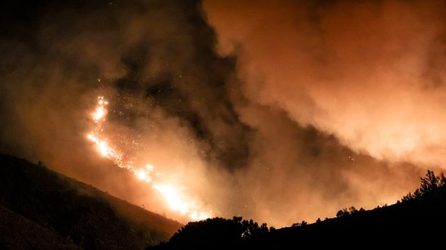 Νέος καύσωνας και μεγάλος κίνδυνος για φωτιά: Επιστρατεύονται και οι Ένοπλες Δυνάμεις