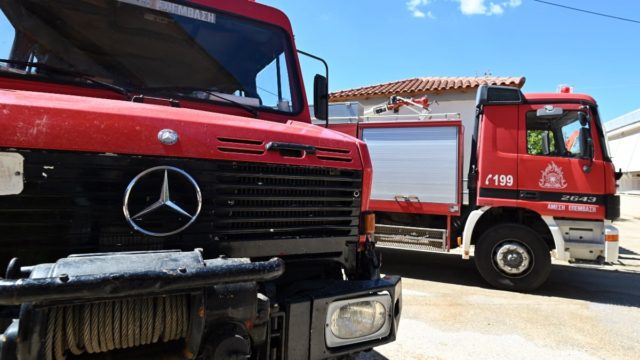 Συναγερμός στην Πυροσβεστική: Φωτιά στα Εξάρχεια