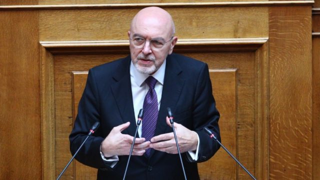 Κώστας Φραγκογιάννης: Ποιος είναι ο οικονομολόγος που παραιτήθηκε από υφυπουργός Εξωτερικών – Το «βαρύ» βιογραφικό και μεγάλοι όμιλοι όπου εργάστηκε
