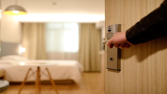 Απίστευτο: Πλήρωσε αμέτρητα δολάρια για room service σε πολυτελές ξενοδοχείο και σοκαρίστηκε με αυτό που αντίκρυσε