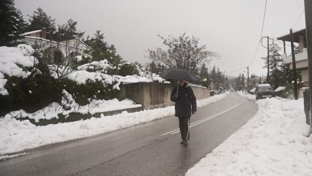 Νέο έκτακτο δελτίο της ΕΜΥ: Ισχυρές καταιγίδες και χιονοπτώσεις – Οι νέες περιοχές που βρίσκονται στο στόχαστρο
