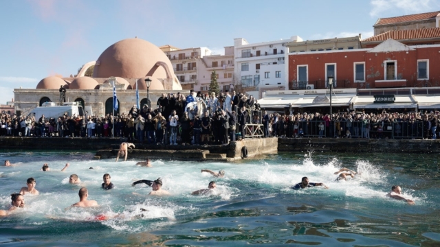 Καιρός σήμερα 6/12: Ηλιόλουστα Θεοφάνεια, «γλυκιά» η βουτιά για τον σταυρό – Αρναούτογλου και Τσατραφύλλιας δίνουν το στίγμα