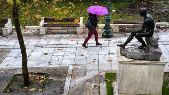 Νέο έκτακτο δελτίο επιδείνωσης του καιρού από την ΕΜΥ: Ισχυρές βροχές, καταιγίδες αλλά και χιόνια σε αυτές τις περιοχές