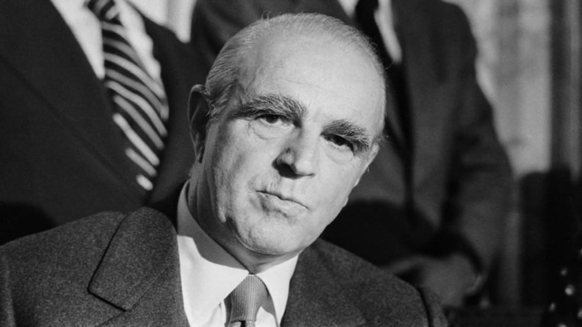 Σαν σήμερα 11 Ιανουαρίου 1989: «Η χώρα έχει μεταβληθεί σε απέραντο φρενοκομείο» – Η ιστορική φράση του Καραμανλή