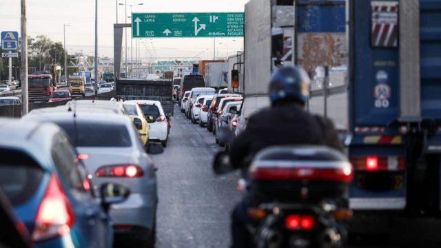 Live κίνηση 14/1: Απροσπέλαστος ο Κηφισός – Μποτιλιάρισμα στην Κηφισίας και στο κέντρο της Αθήνας