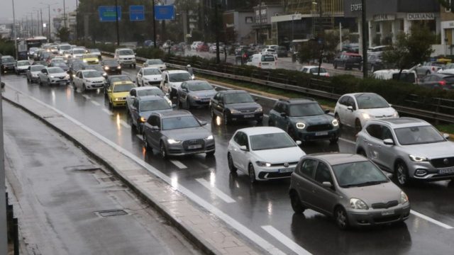Live κίνηση 30/1: «Κολαστήριο» για τους οδηγούς Κηφισός, Κηφισίας και Αθηνών – «Πήχτρα» το κέντρο