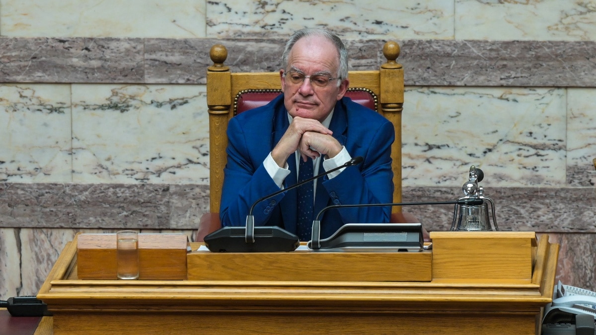 Πήγε να βγάλει είδηση ο Γιαννούλης αλλά δεν «τσίμπησε» ο Τασούλας: «Και αύριο και μεθαύριο πάλι Πρόεδρος της Βουλής θα είμαι»
