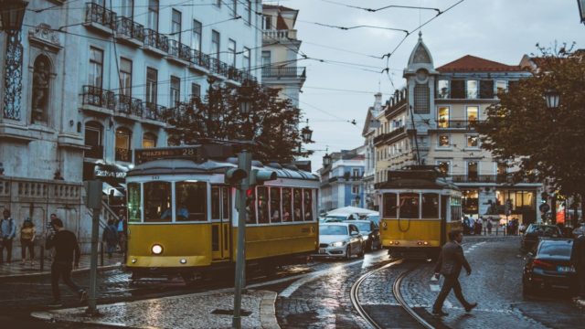 Ταξίδι στο εξωτερικό: 10 πράγματα που πρέπει να κάνετε και να δείτε στη Λισαβόνα