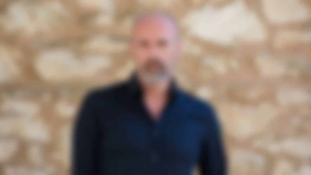 «Θα με είχε σκοτώσει»: Ηθοποιός έπεσε θύμα ξυλοδαρμού στη μέση του δρόμου – Μέχρι να έρθει η Αστυνομία, επέστρεψε και τον χτύπησε ξανά