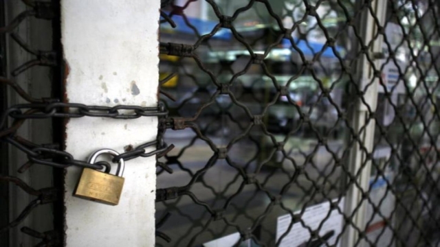 Θεσσαλονίκη: Λουκέτο σε 125 βιοτεχνίες μέσα σε ενα χρόνο – Τρομάζουν οι 417 διαγραφές από το επιμελητήριο