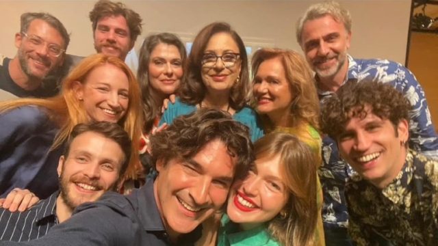 Το Maestro έκανε reunion: Τα γενέθλια της Μαρίας Καβογιάννη, οι αγκαλιές και η «μάχη» Ανδριολάτου-Γουλιώτη για ένα φιλί στον Παπακαλιάτη