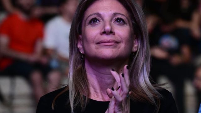 Συνεχίζει η συγκάλυψη των Τεμπών: Αρνούνται να παραδώσουν ιατροδικαστικές εκθέσεις στη Μαρία Καρυστιανού!