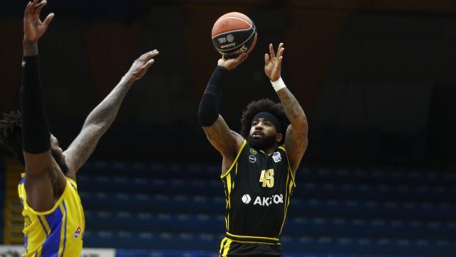Περιστέρι-Μαρούσι 81-86: Oι «κιτρινόμαυροι» με ασταμάτητο Κιν πανηγύρισαν το «διπλό»