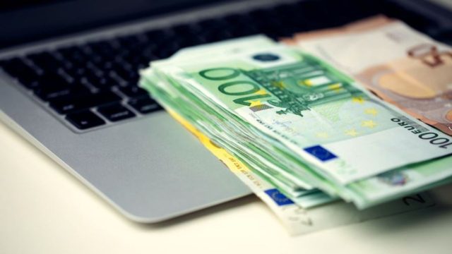 Φορολογικές ελαφρύνσεις: «Μαξιλαράκι» 1,4 δις για μείωση φόρων