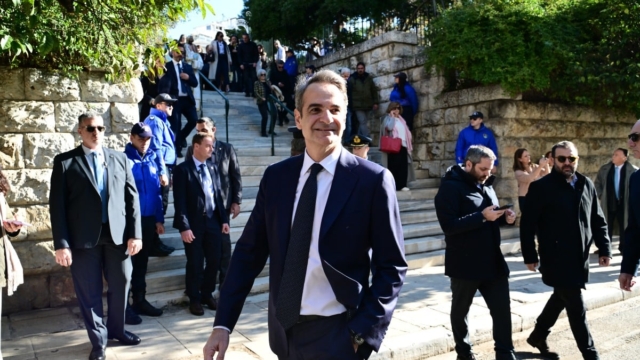 Μητσοτάκης: «Φάρος σταθερότητας η Ελλάδα σε έναν ασταθή κόσμο» – Στη Δεξαμενή για τον αγιασμό των υδάτων