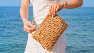 Το beauty pouch που έγινε το απόλυτο must-have του καλοκαιριού