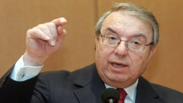 Δε σταματά να… διορθώνει ο Μπαμπινιώτης: «Άκουσα στην τηλεόραση…»