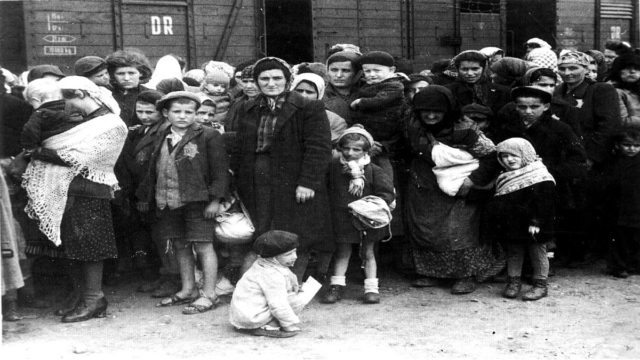 Παγκόσμια Ημέρα (27/01) Μνήμης για τα Θύματα του Ολοκαυτώματος από τους Ναζί