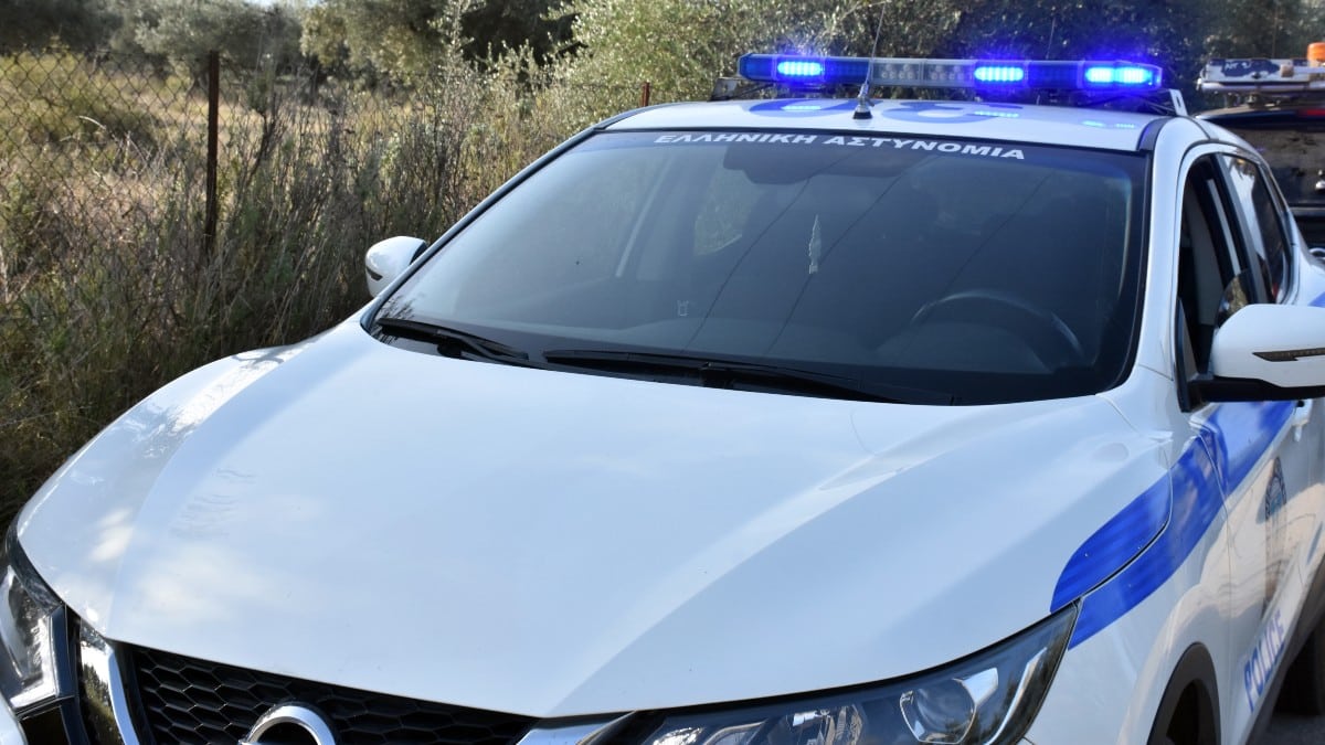 Θρίλερ στη Λάρισα: Eντοπίστηκε πτώμα ημίγυμνου άνδρα μέσα σε νταλίκα