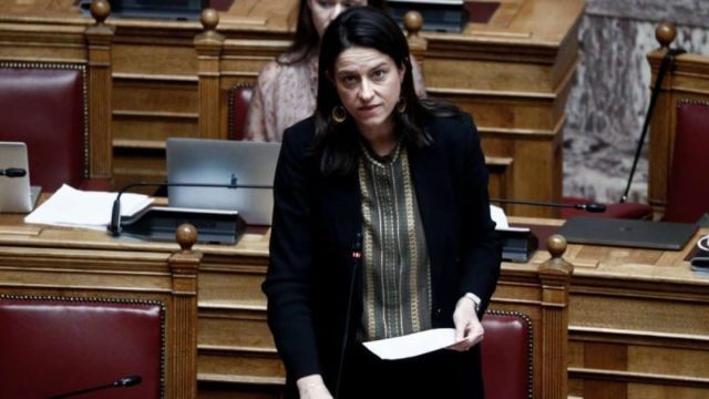 Πρωταπριλιάτικη αλλά αληθής αύξηση του κατώτατου μισθού: Τι πρέπει να ξέρουν οι εργαζόμενοι από την 1η του Απρίλη
