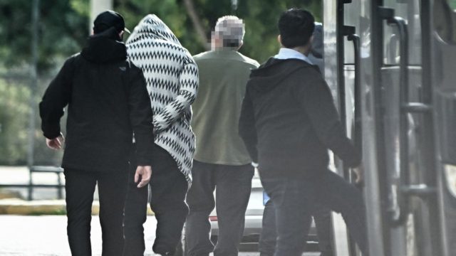 Η χλιδάτη ζωή του υπαρχηγού του κυκλώματος προστασίας: Τα πανάκριβα γούστα της συζύγου και οι 25 πύργοι με τις πισίνες