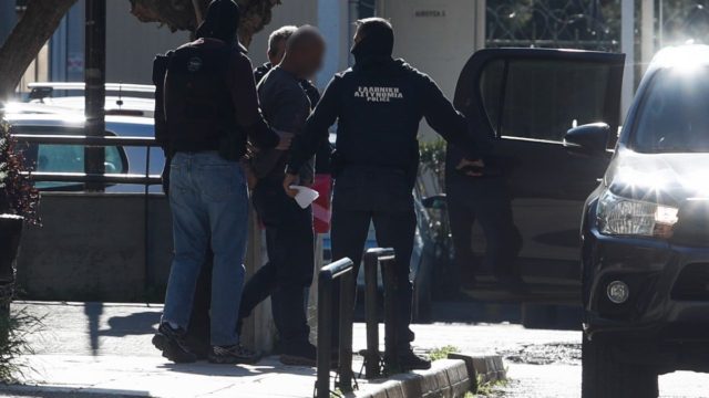 «Τον σφάξανε»: Συγκλονίζει η σύζυγος του δολοφονημένου ιδιοκτήτη πρακτορείου στο Παλαιό Φάληρο