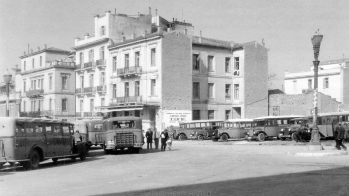 Κουίζ για παλιά Αθήνα: Έχεις περάσει 100% από αυτή την πλατεία! Μπορείς να την αναγνωρίσεις;
