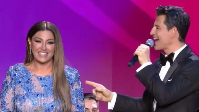 Eurovision 2025: Εντυπωσιακή είσοδος για Έλενα Παπαρίζου και Σάκη Ρουβά – Η αποθέωση και τα 20 χρόνια από την ελληνική νίκη