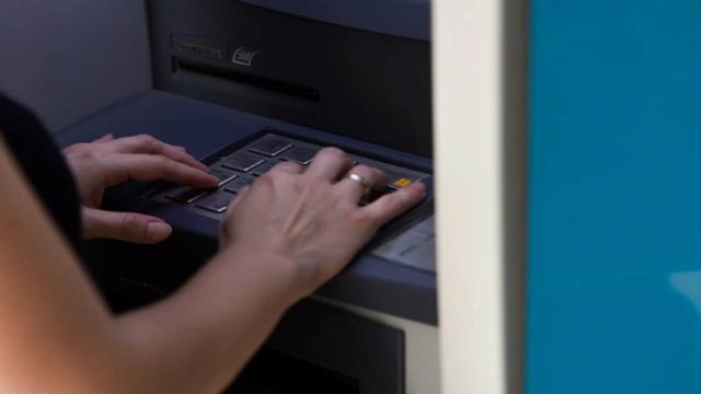 Μάστιγα οι τραπεζικές απάτες: Μεγάλη προσοχή – Αυτα είναι τα ψηφία που δεν πρέπει να έχει το PIN σας