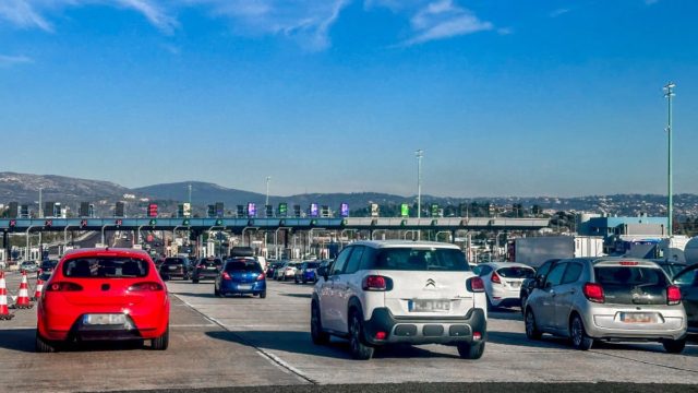 Τέλος η «χρυσή» εποχή για χιλιάδες οδηγούς: Έρχονται πρόστιμα 400 ευρώ – Για ποιους χτυπάει η καμπάνα