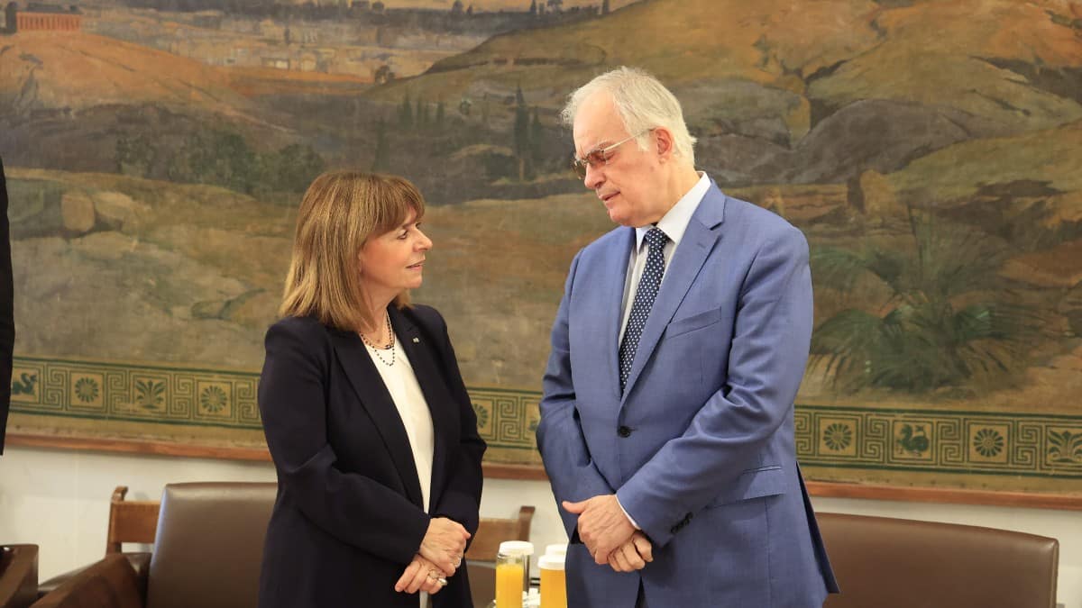 Τα είπανε Σακελλαροπούλου και Τασούλας: Το γεύμα σε παραδοσιακό εστιατόριο και το ωραίο κλίμα