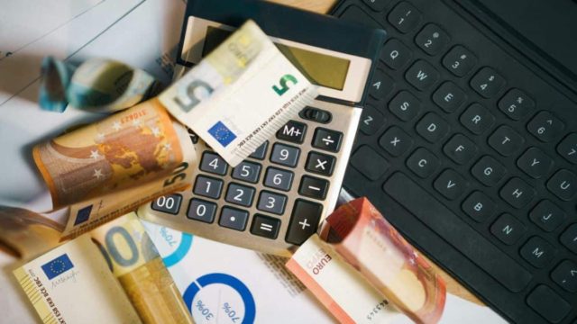 Ωρα επιλογής ασφαλιστικής κατηγορίας: Σύνταξη κάτω των 700 ευρώ με χαμηλές εισφορές