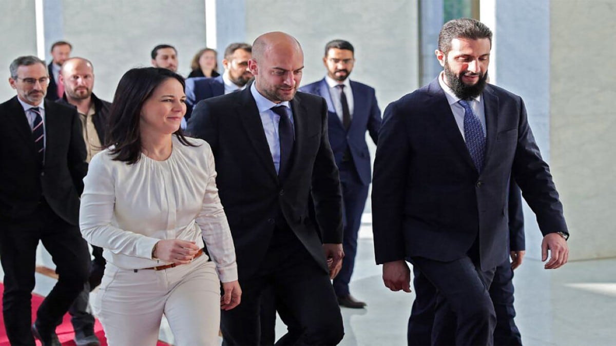 Ο Αλ Τζολάνι υποδέχθηκε στη Συρία τους ΥΠΕΞ Γαλλίας και Γερμανίας – Χειραψία μόνο με τον Μπαρόκ, όχι με τη Μπέρμποκ