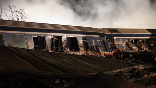 «Δεν µπορώ να αναπνεύσω, έχω ελάχιστο οξυγόνο»: Απίστευτο ηχητικό ντοκουμέντο από Τέμπη – Επέζησαν από την σύγκρουση και κάηκαν ζωντανοί