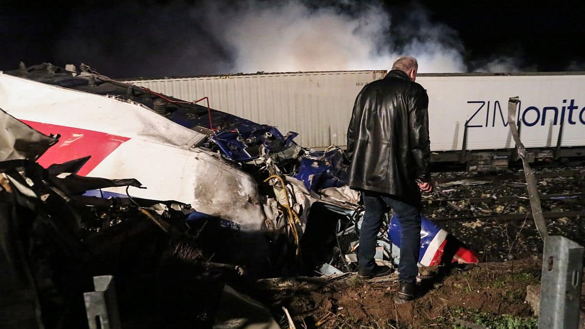 «Κόλαφος» η έκθεση για τα Τέμπη: 27 άνθρωποι επέζησαν της σύγκρουσης αλλά πέθαναν από τη φωτιά