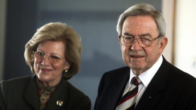 Δύο χρόνια από τον θάνατο του τέως Βασιλιά Κωνσταντίνου – Η άνοδος στο θρόνο και ο γάμος με την Άννα Μαρία