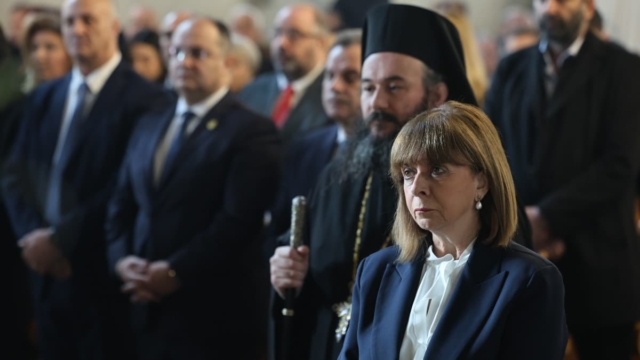 Αικατερινή Σακελλαροπούλου για Θεοφάνεια: «Tο φως της αγάπης να διαλύσει τα σκότη που απειλούν την ανθρωπότητα»