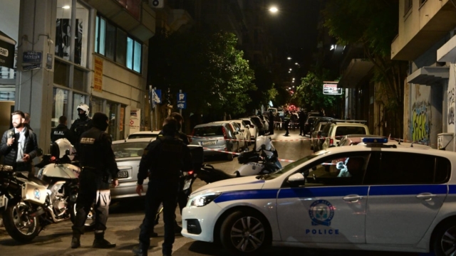 Τροχαίο στην Κατεχάκη: Αυτοκίνητο έπεσε πάνω σε κολώνα φωτισμού