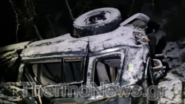 Τροχαίο μέσα στα χιόνια της ορεινής Ναυπακτίας: Όχημα έπεσε σε γκρεμό 70 μέτρων – Στο ΚΑΤ 28χρονος
