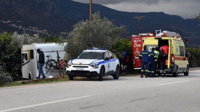 Φρικτό τροχαίο στο Σχηματάρι – Νεκροί αστυνομικός διευθυντής και η σύζυγός του – Έφυγε η μπαγκαζιέρα οχήματος και έπεσε πάνω στη μηχανή τους